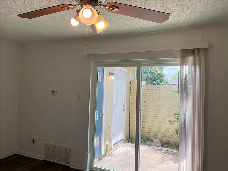 5002 Blue Spruce Cir #A — Photo 28