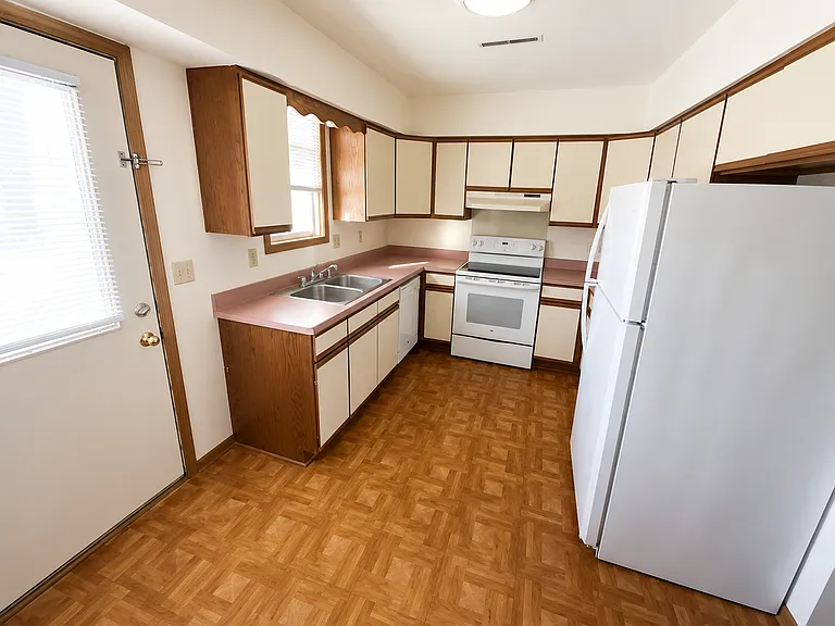 101 Pine Meadow Ct #314 — Photo 3