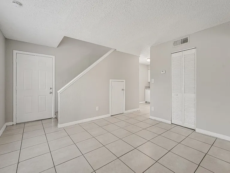 Del Rio Apartment Homes — Photo 38