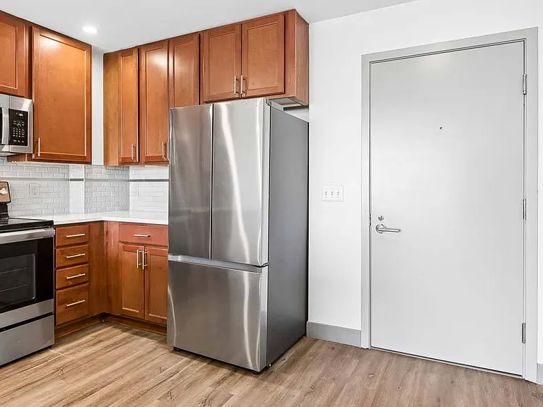 Midtown Crossing Apartments — Photo 119