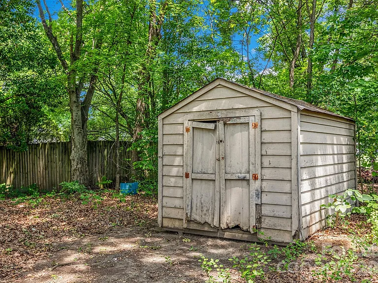 10715 Derry Dr — Photo 29
