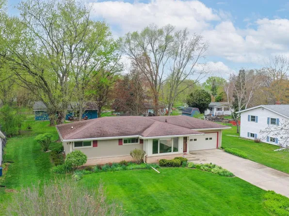 416 S Woodland DRIVE, Whitewater, WI 53190