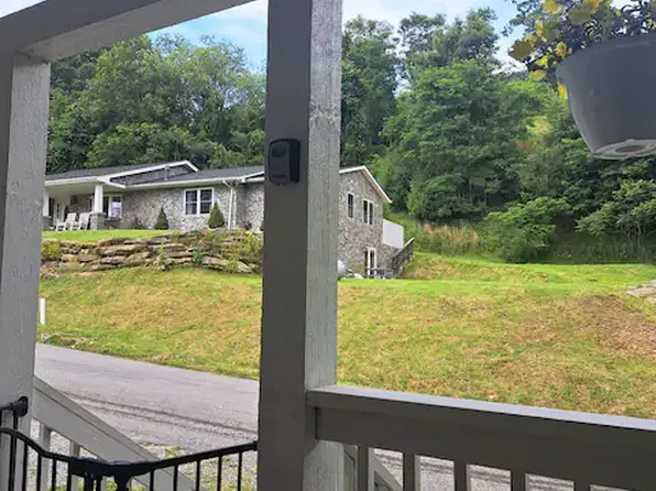 (undisclosed Address), Banner Elk, NC 28604