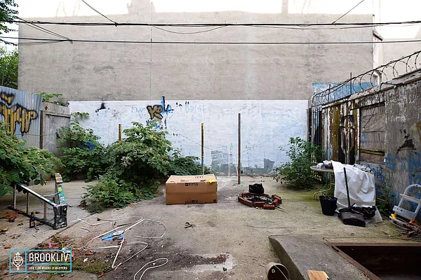 Rented by null | media 60