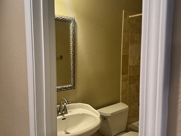 411 N Madison St #D — Photo 15
