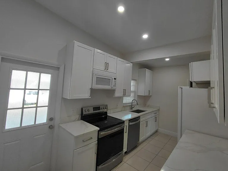 116 SE Prima Vista Blvd #A — Photo 11