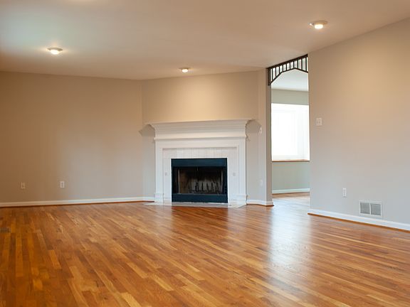 5th image of 67 Geraldine Dr SE