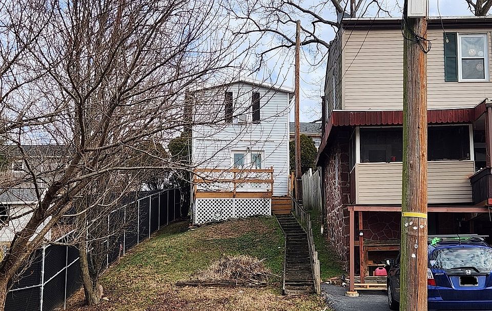 2nd image of 105 Ridge St