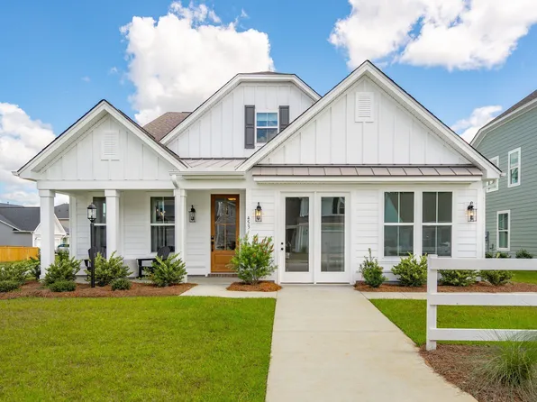 780 Opal Wing St, Moncks Corner, SC 29461