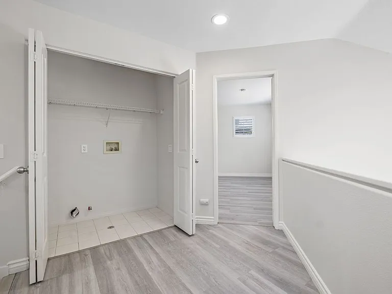 54 Cameray Hts — Photo 31