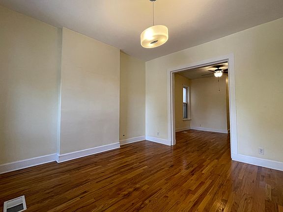 4th image of 525 N Wood St #1