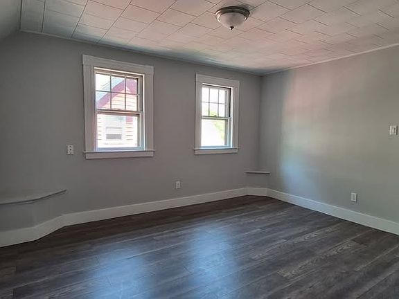 4th image of 177 Sisson Ave #3