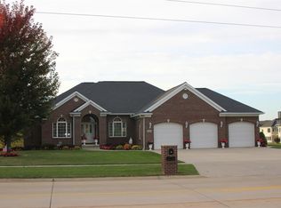 4818 W 4th St, Waterloo, IA 50701