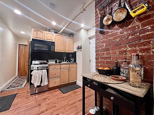 3rd image of 608 W 140th St #5A
