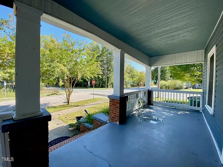 1201 Berkeley St — Photo 4