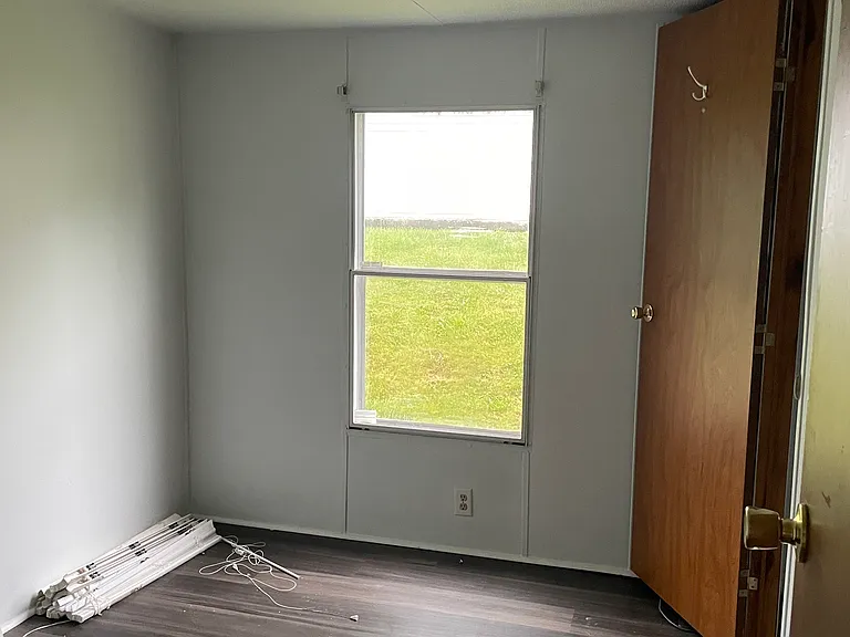847 W Newton Rd #8 — Photo 5