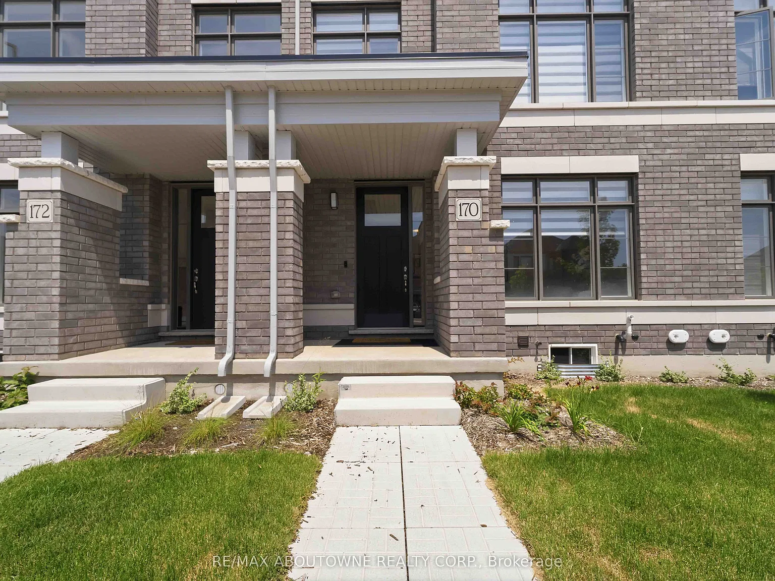 3 bed, $3,000 — Photo 2