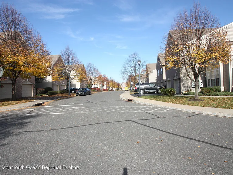 86 Banyan Blvd — Photo 30