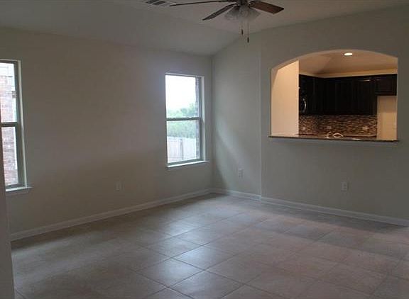 3rd image of 124 Pecanwood Ct