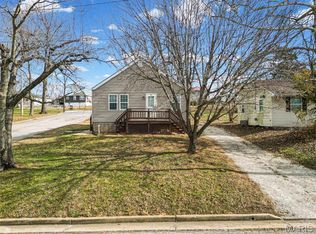 319 N Washington St, De Soto, MO 63020