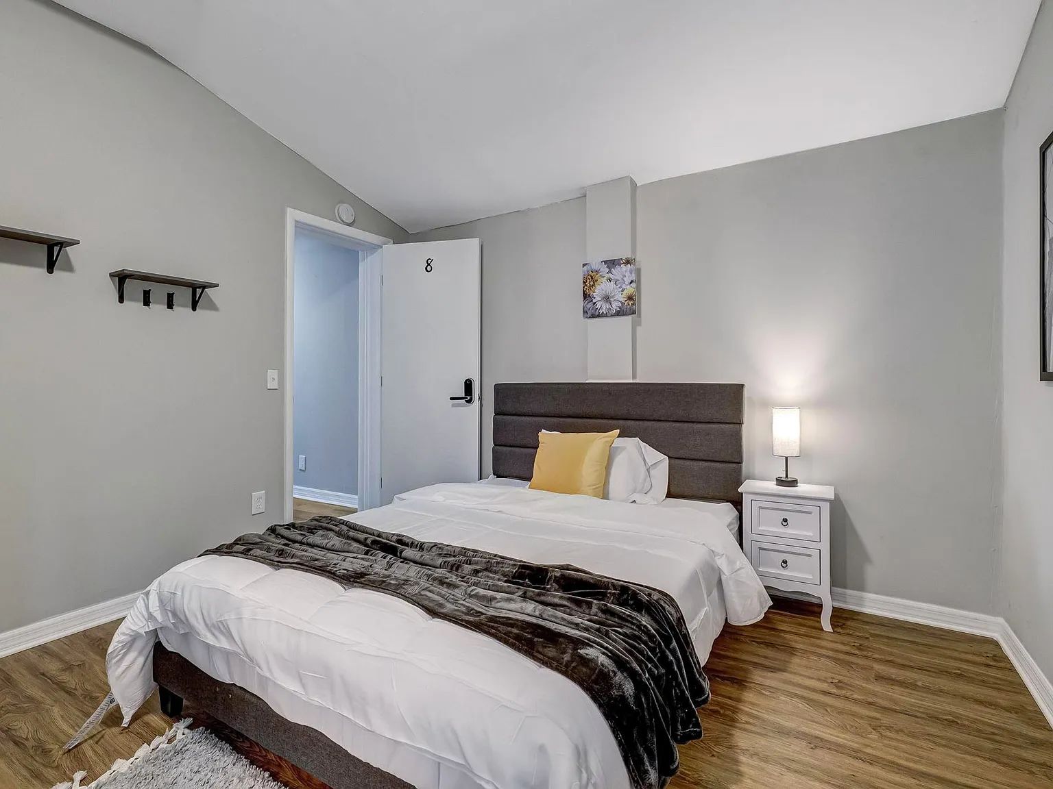 4 bed, 4.0 bath, 2098 sqft, $1,027 — Photo 1