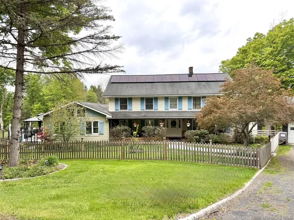 912-918 Hollow Road, Clinton Corners, NY 12514