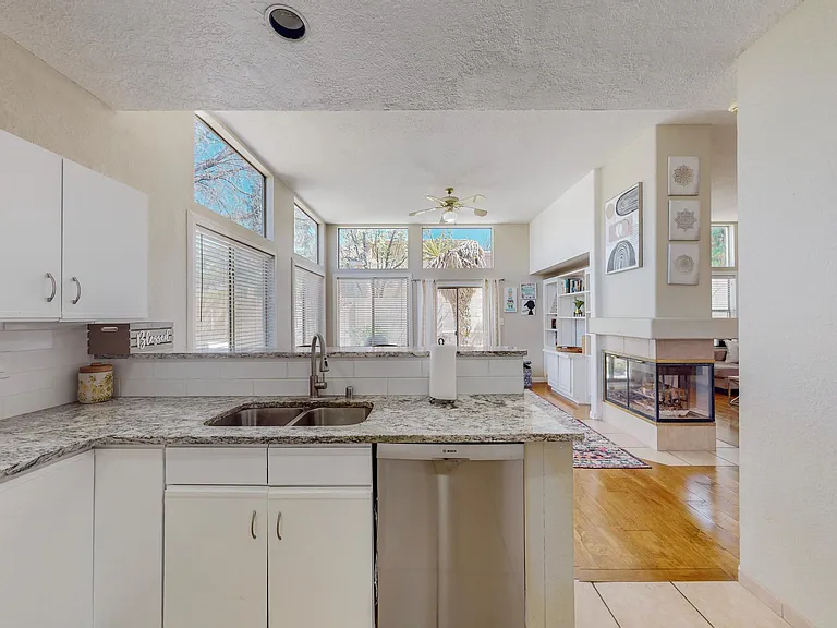 6216 Academy Ridge Dr NE — Photo 21