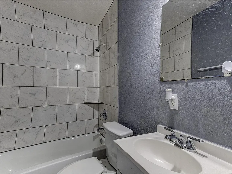 1415 Phoenix Dr — Photo 13