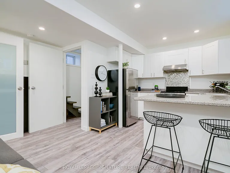 27 Coleridge Ave #LOWER — Photo 6