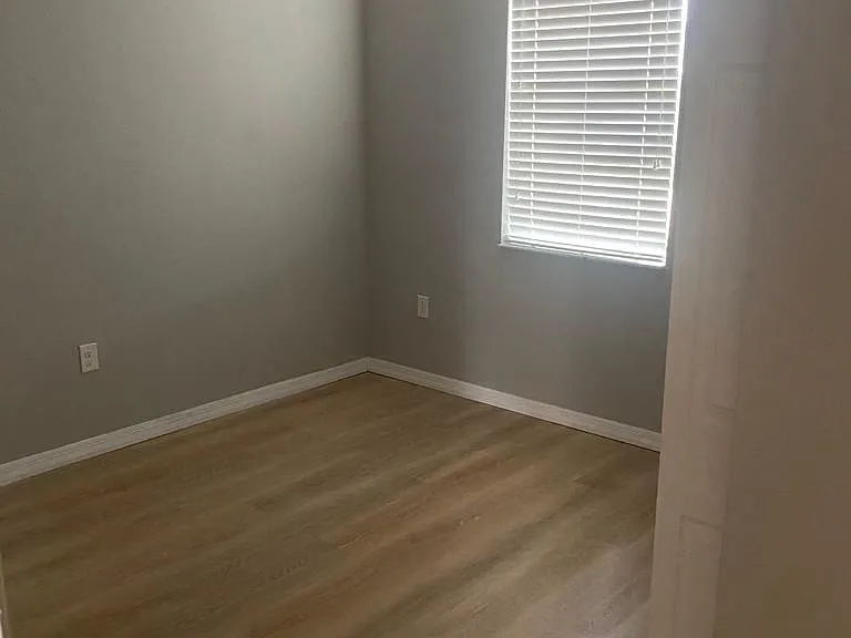 3008 Madelia Ln — Photo 5