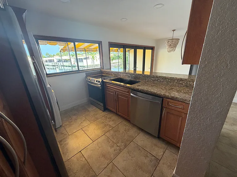 15412 Sharpecroft Dr — Photo 3