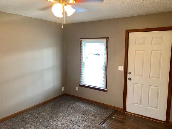 4th image of 804 Poindexter St