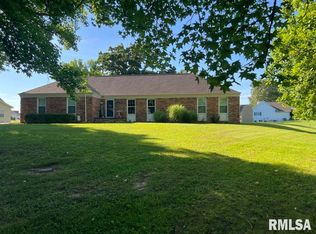 1218 Hummingbird Ct, Carterville, IL 62918