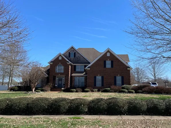 104 Chadwick Farms Dr, Fayetteville, TN 37334
