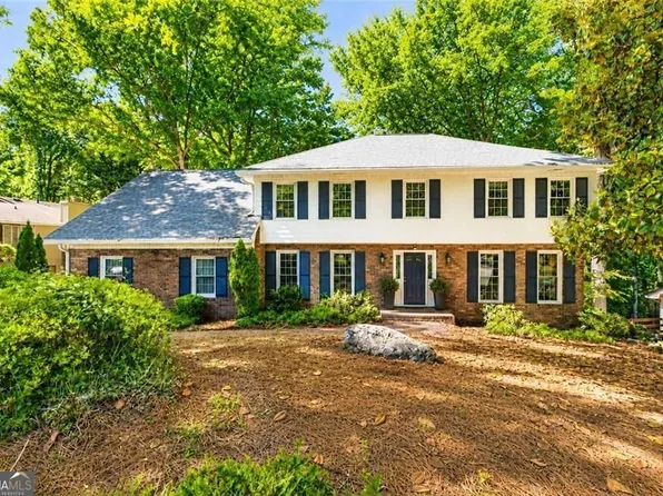 1820 Branch Valley Dr, Roswell, GA 30076
