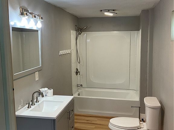 4th image of 314 16th St