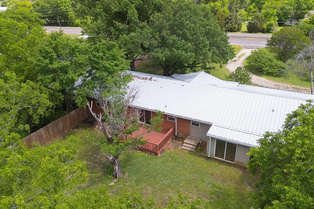 4 bed, 2136 sqft, $2,200 — Photo 4