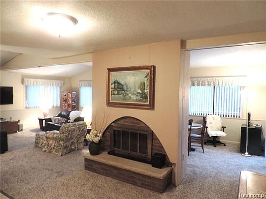 3rd image of 8828 Sandy Crest Ct