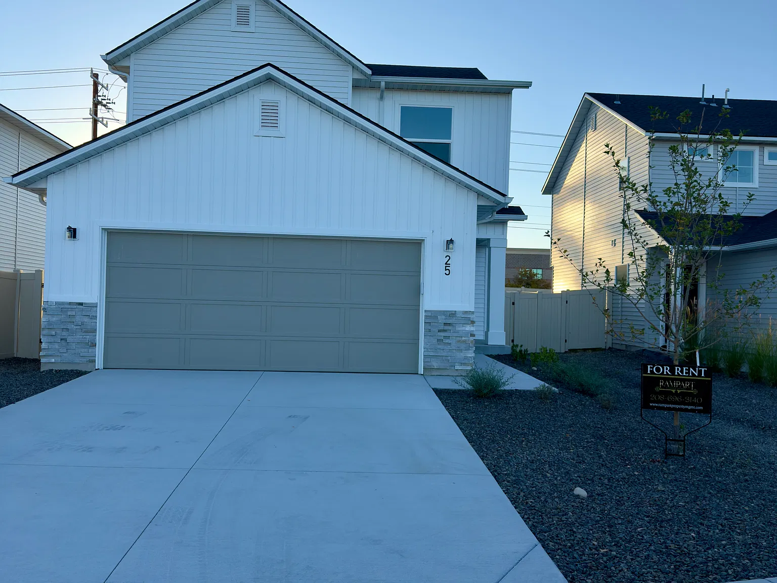 3 bed, 1597 sqft, $2,200 — Photo 2