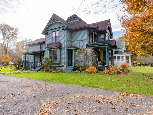 10 Cohocton St, Naples, NY 14512
