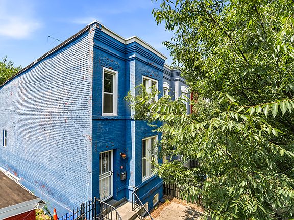 4th image of 1102 Trinidad Ave NE