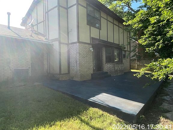 2nd image of 2913 S Aspen Ct