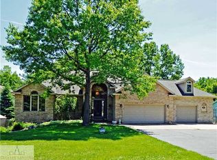 8762 Coleman Rd, Haslett, MI 48840