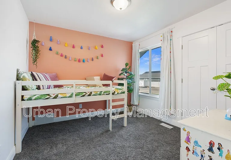 4082 N Poplar St — Photo 8