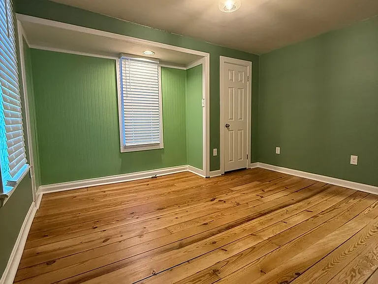 960 Maple St — Photo 17