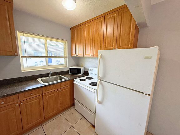 2nd image of 1958 Liberty St #10694773