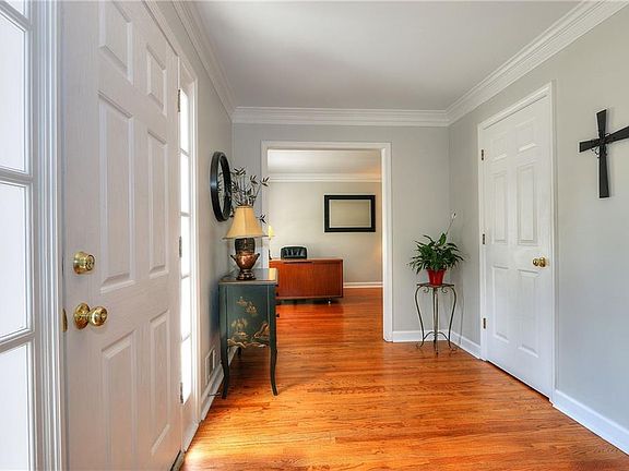 4th image of 3500 Parkwood Hills Ct