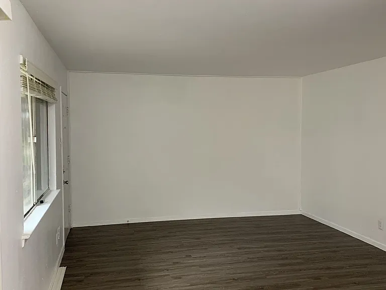 Parkwood Apartment — Photo 13
