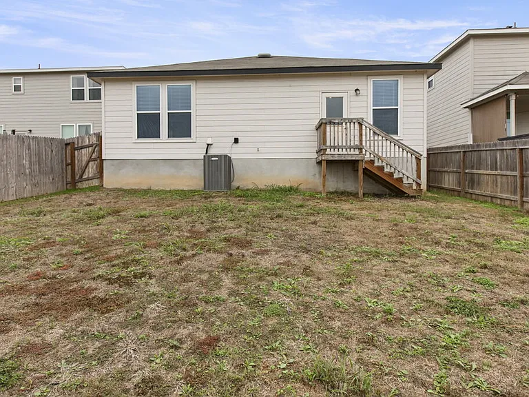 440 Lynwood Gold — Photo 25