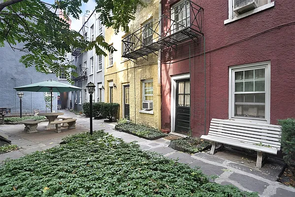 Rented by Corcoran | media 19